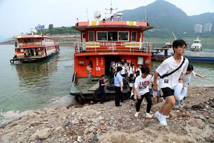 足球报：国奥教练组开会时间占训练大部分 理论探讨长于场地实练